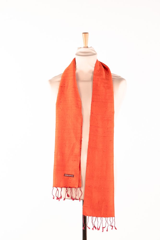 Foulards et écharpes - Le Krama en Soie Sauvage Orangé. - KRAMA HERITAGE