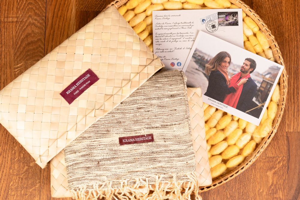 Foulards et écharpes - Le Grand Krama en Soie Sauvage Sable - KRAMA HERITAGE