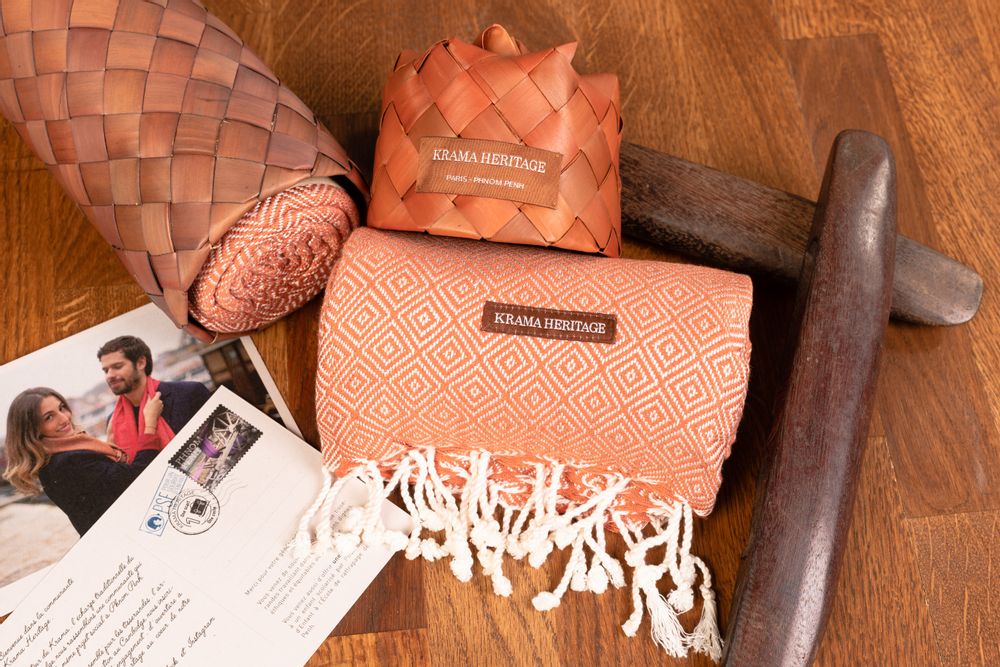 Foulards et écharpes - Le Krama Chaud Beige Ocre - KRAMA HERITAGE