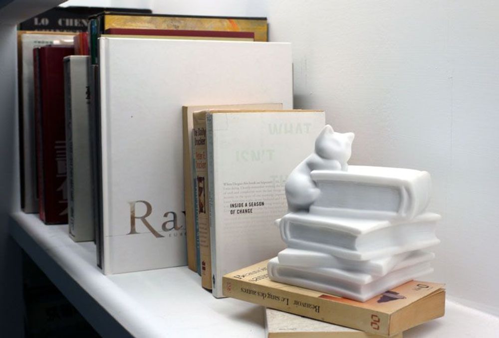 Design objects - The Weight of Knowledge Sculpture - CHU, AN DESIGN