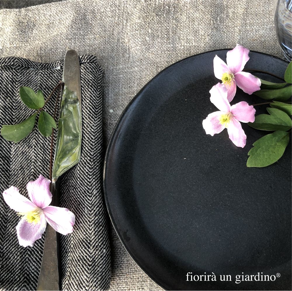 Assiettes de réception - collection en gres artisanal noir - FIORIRA UN GIARDINO SRL
