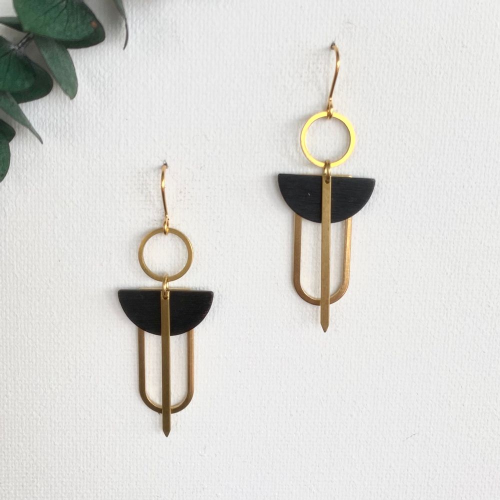Bijoux - Boucles d'oreilles en laiton. - NAO JEWELS