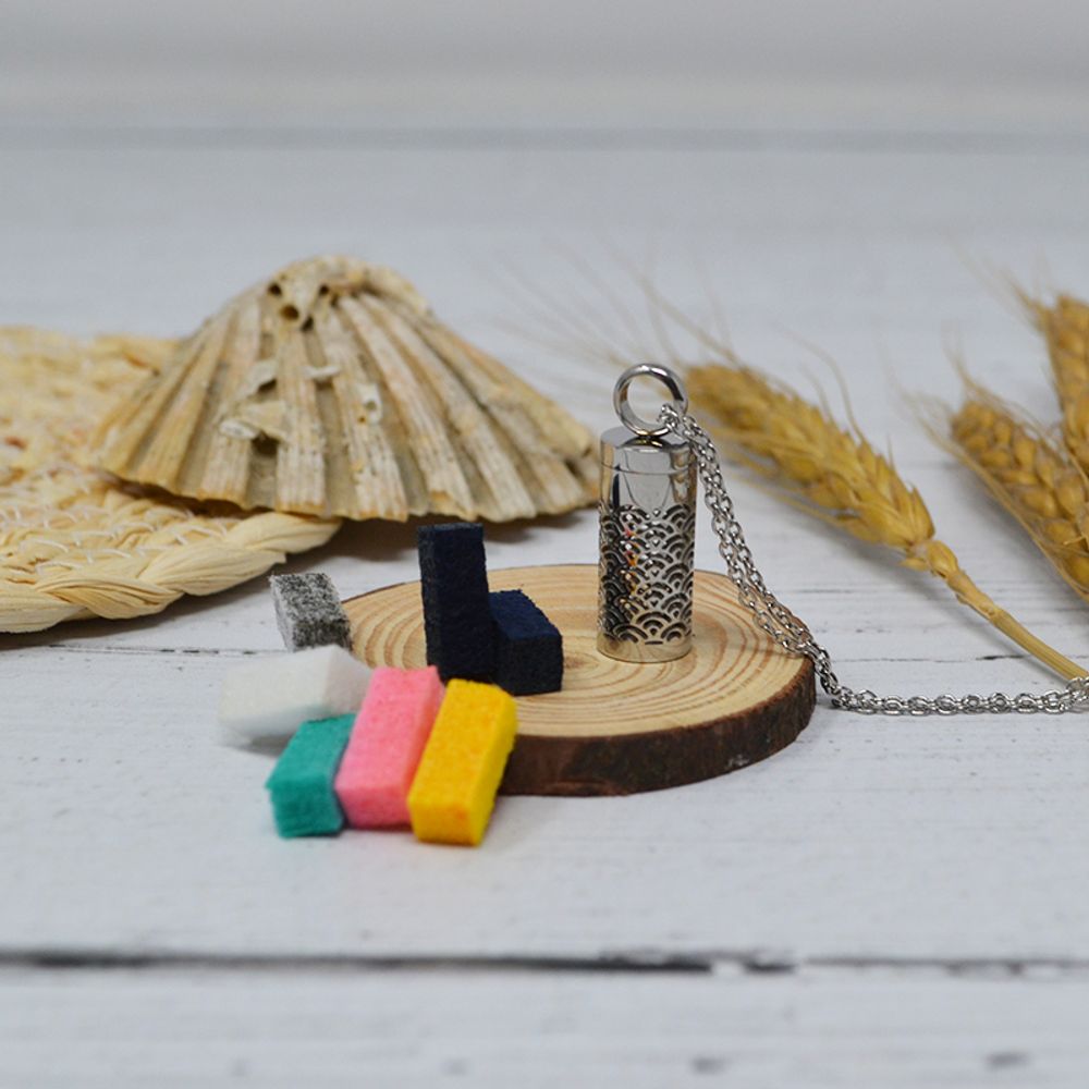 Diffuseurs de parfums - Collier diffuseur tube – EVENTAILS (7 patins en feutre) - IRRÉVERSIBLE