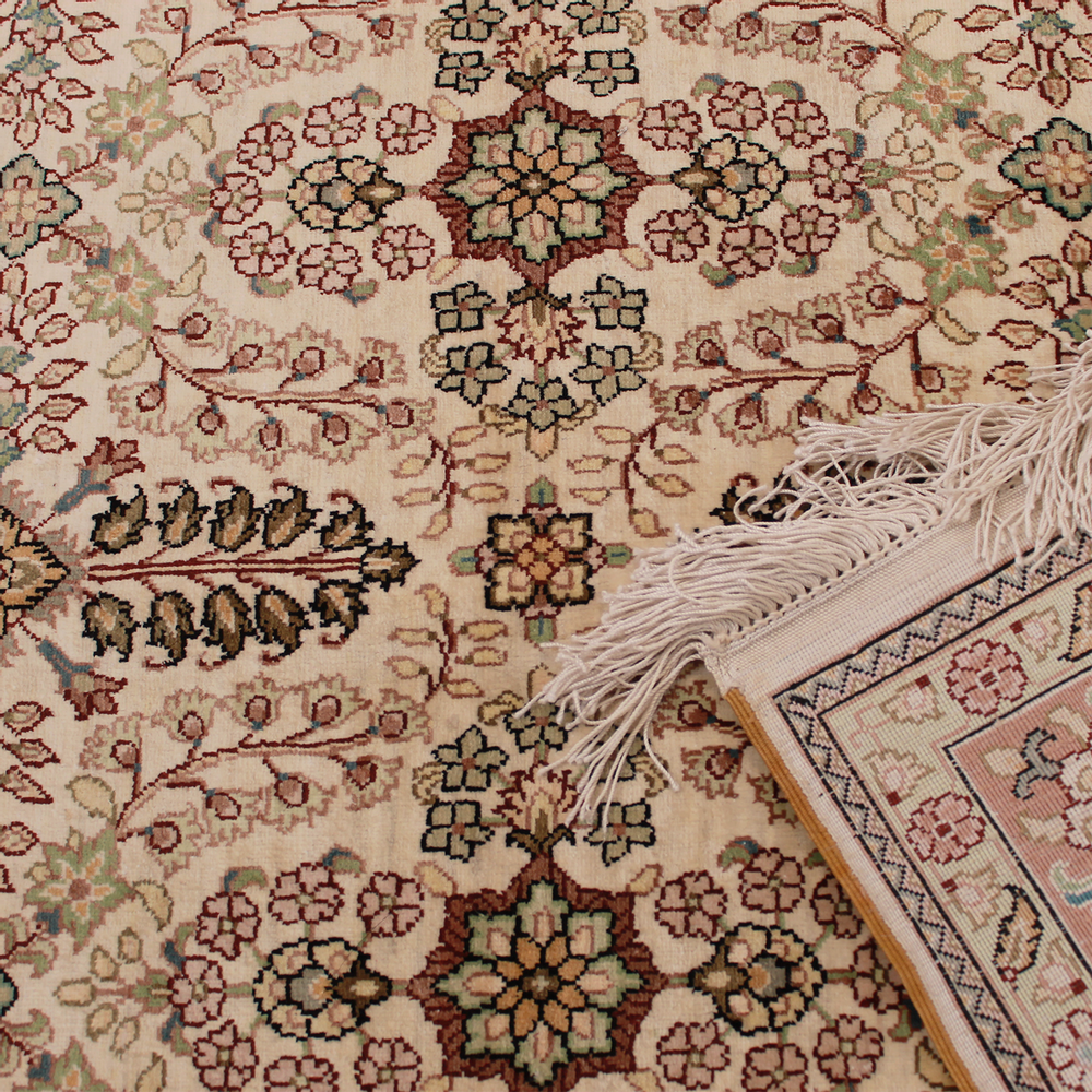 Other caperts - Hand-knotted oriental rugs & carpets in pure silk - TRESORIENT