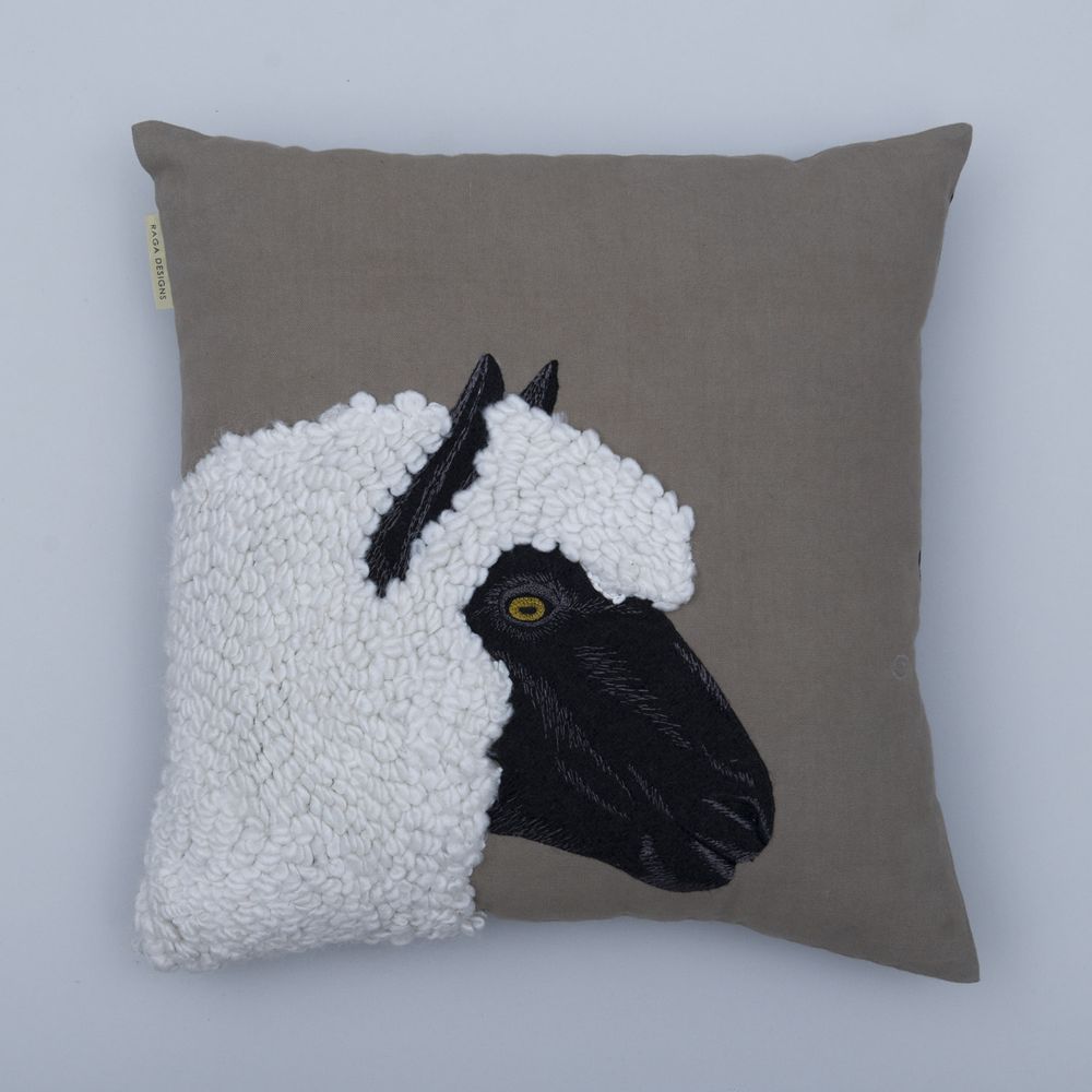 Coussins textile - Coussins brodés - NEERU KUMAR