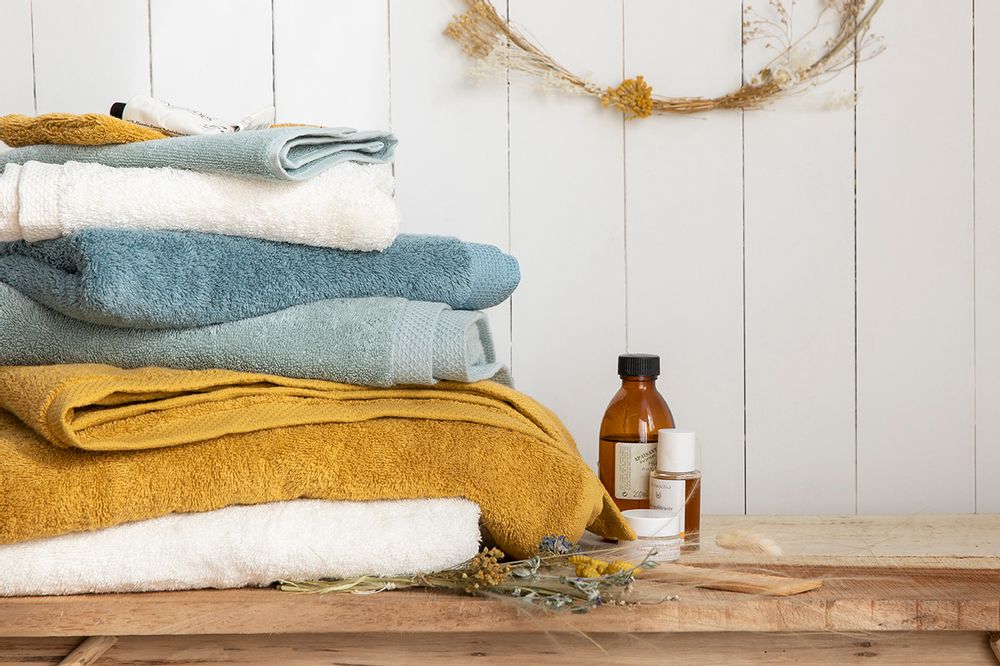 Serviettes de bain - Aqua Blanc - Serviette, gant, peignoir et tapis de bain en coton - ESSIX