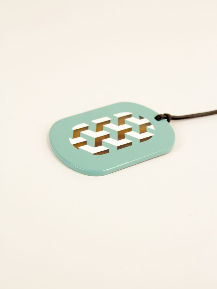 Bijoux - Horn and hoof lacquered pendants - L INDOCHINEUR X RIVÊT