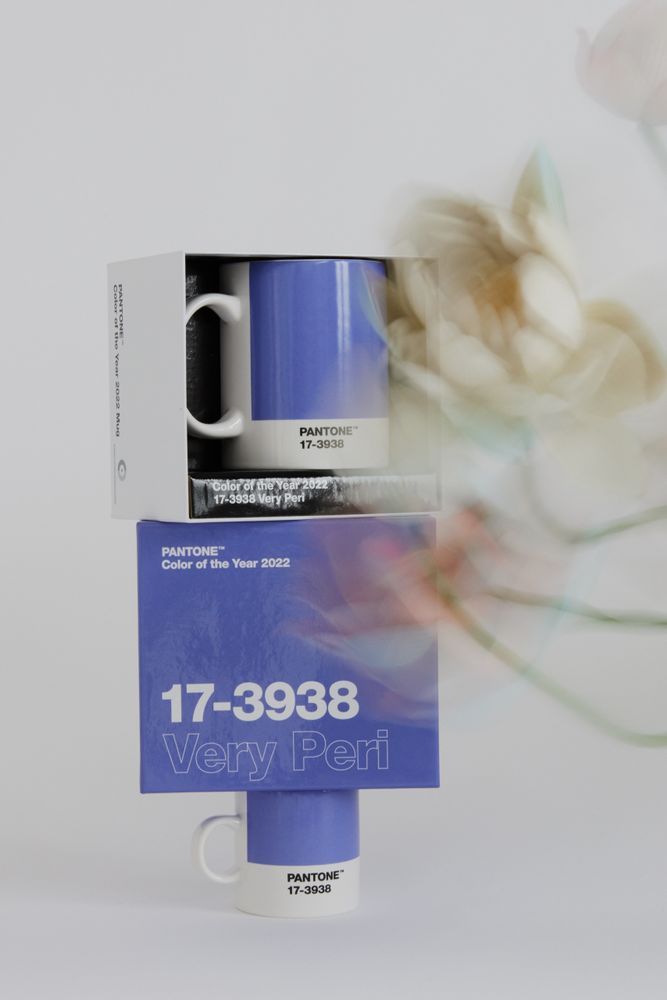 Produits sous licence  - Mug Couleur de l'année 2022 - 17-3938 Very Peri - PANTONE