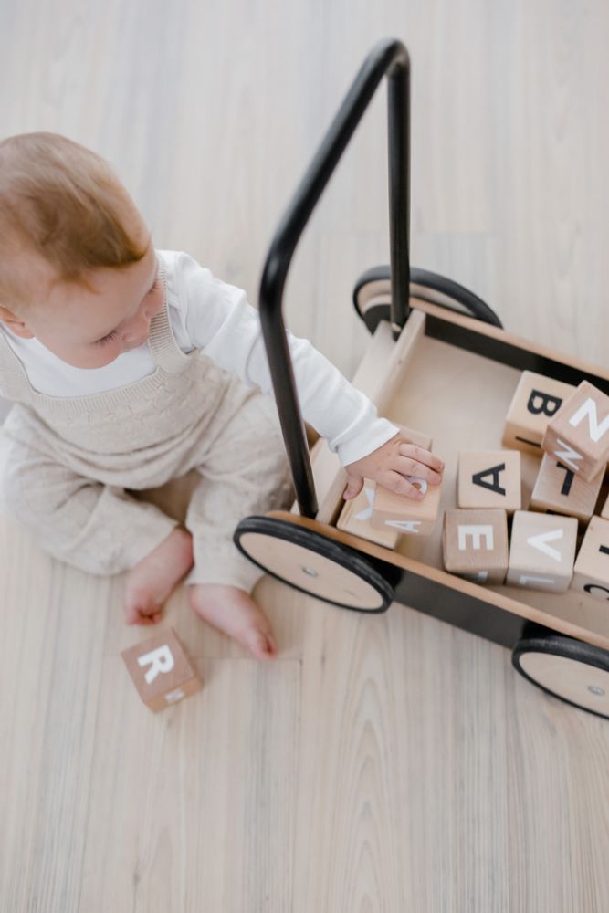 Jouets enfants - Alphabet Blocks - Dix blocs alphabet en bois dans un sac en lin de coton - OOH NOO