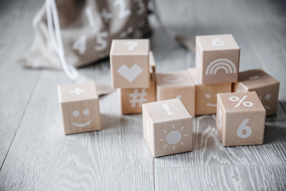 Toys - Math Blocks - Ten wooden math-themed blocks with emojis in a cotton linen sack - OOH NOO