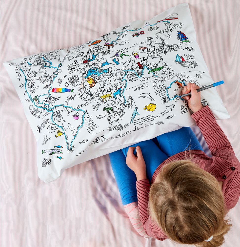 Loisirs créatifs pour enfant - Taie d’oreiller à colorier carte du monde - EATSLEEPDOODLE