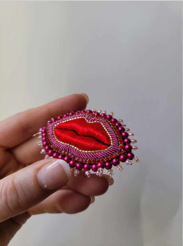 Jewelry - Red Mouth with pink beads brooch - CELESTE MOGADOR