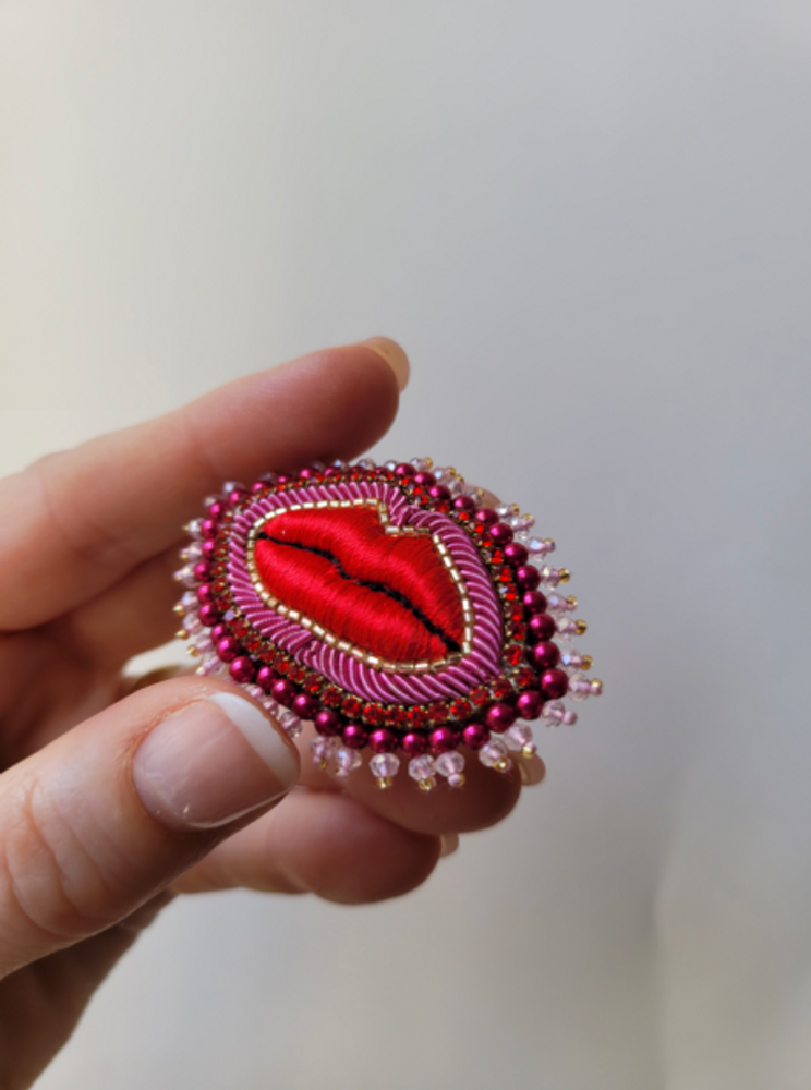 Jewelry - Red Mouth with pink beads brooch - CELESTE MOGADOR