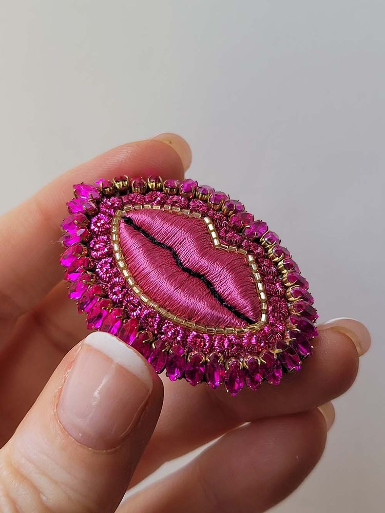 Jewelry - Mini Pink Mouth Brooch - CELESTE MOGADOR