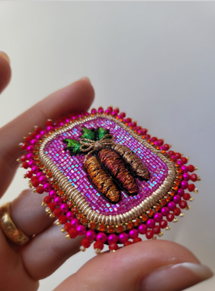 Jewelry - Carrot Brooch - CELESTE MOGADOR