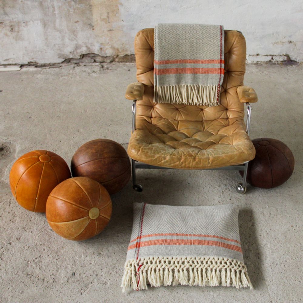 Objets design - COUSSIN SERRA DA ESTRELA 50 X 50 CM 100 % LAINE BIOLOGIQUE - SCHOOLOFLIFEPROJECTS