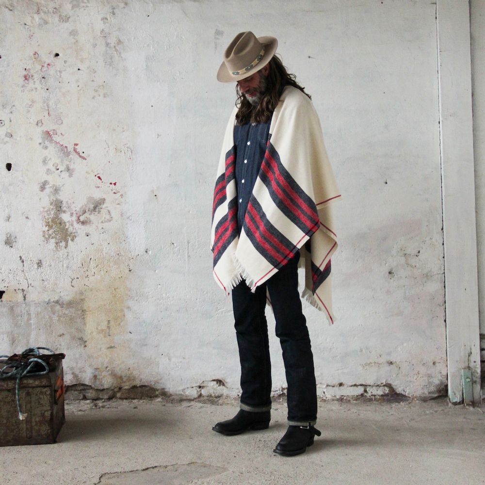 Homewear - PONCHO LOURENCO IN ORGANIC WOOL AND COTTON - SCHOOLOFLIFEPROJECTS
