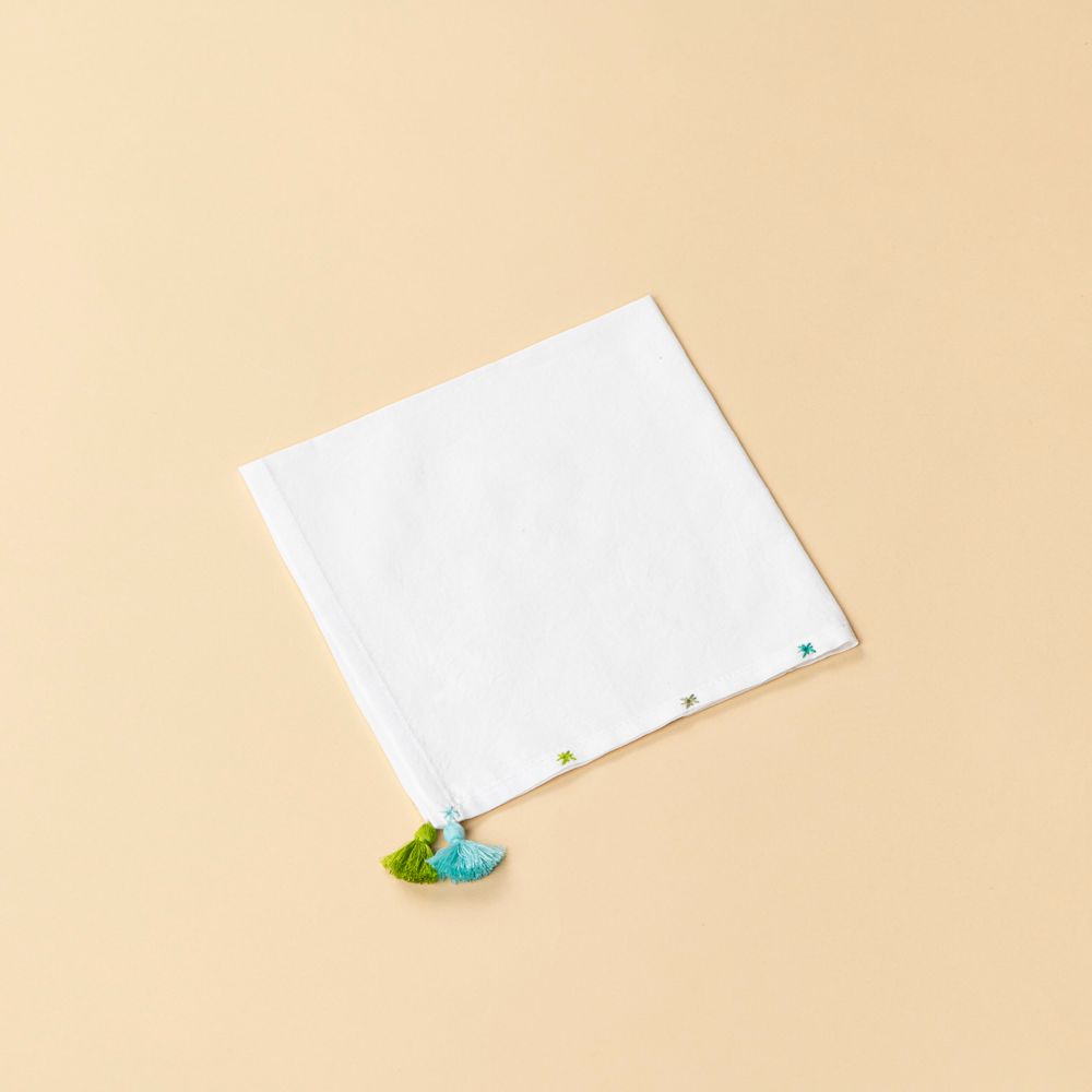 Objets de décoration - SERVIETTE DE TABLE – BLANC AVEC POMPONS ET BRODERIES – OMAO. - MIA ZIA