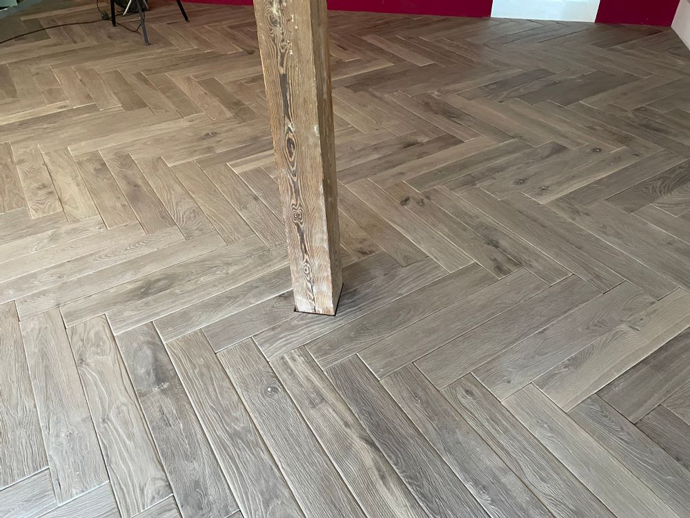 Parquets - Chevron - Vintage, aged and hardly brushed- Campagne Range - ARBONY