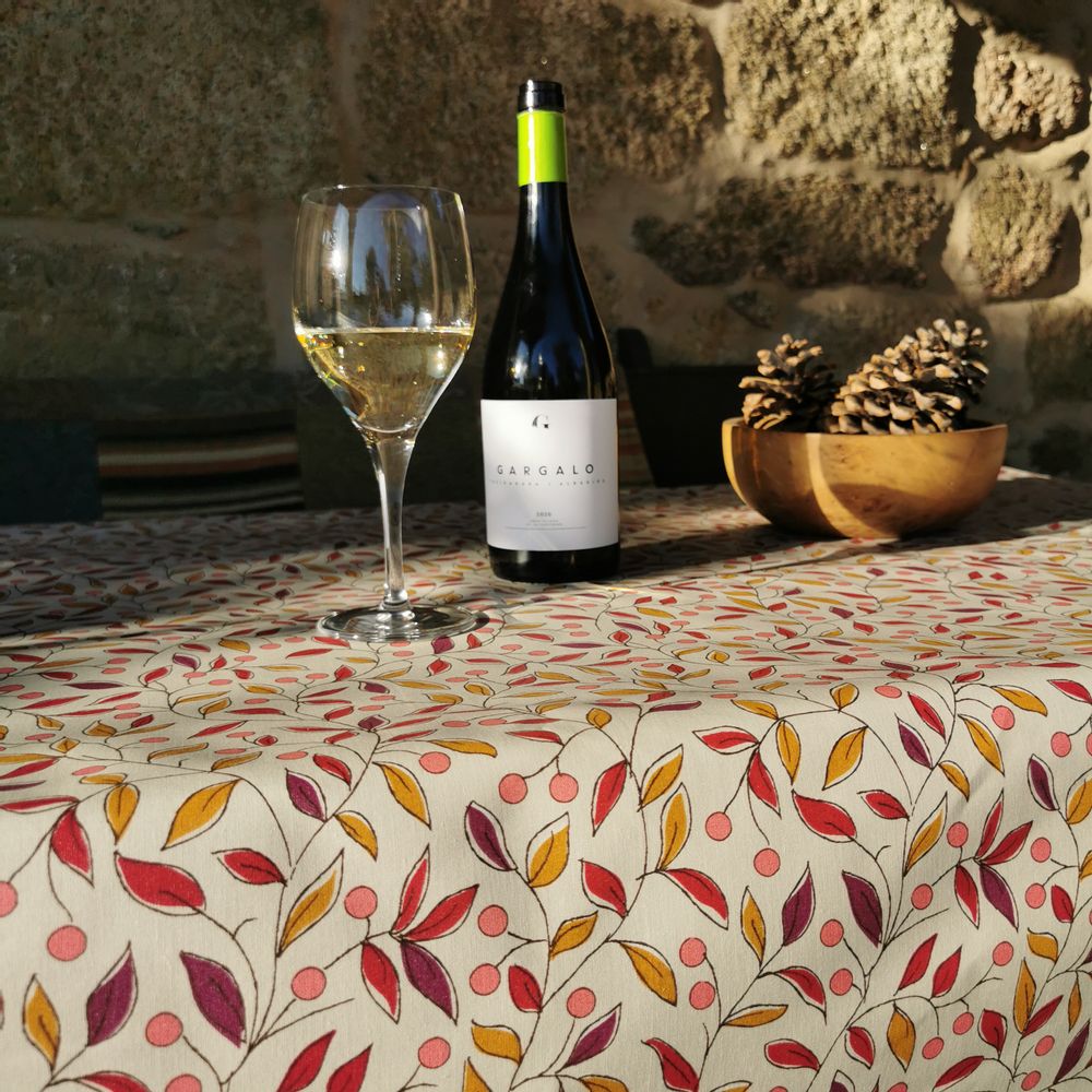 Linge de table textile - Nappe enduite Tilleul Prune - FLEUR DE SOLEIL