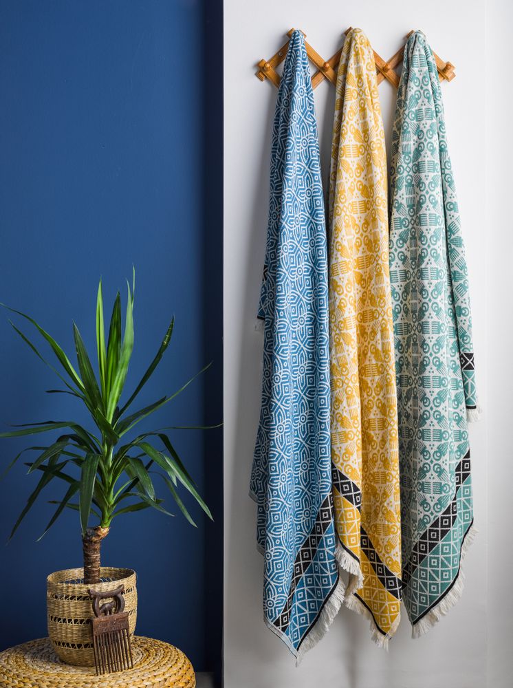 Throw blankets - Throw Blanket - 3RD CULTURE