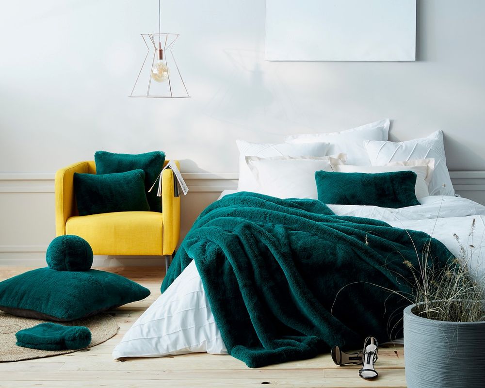 Decorative objects - Faux Fur Bedspreads - MAISON EVELYNE PRÉLONGE FRANCE