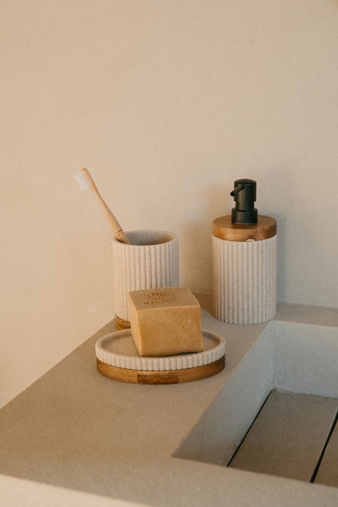 Installation accessories - Beige polyresin and acacia wood. Stripes soap dispenser Ø8x18 cm BA22104 - ANDREA HOUSE