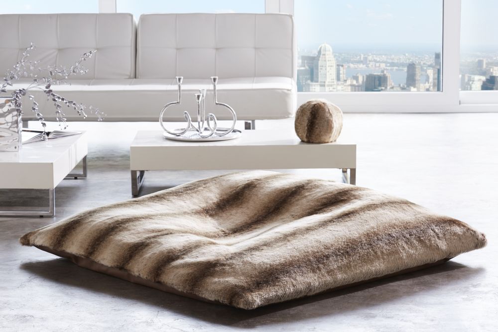 Outdoor decorative accessories - Faux fur floor cushion - MAISON EVELYNE PRÉLONGE FRANCE
