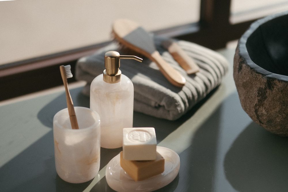 Installation accessories - POLYRESIN SOAP DISPENSER MOTHER-OF-PEARL EFFECT Ø8X18 BA22174 - ANDREA HOUSE