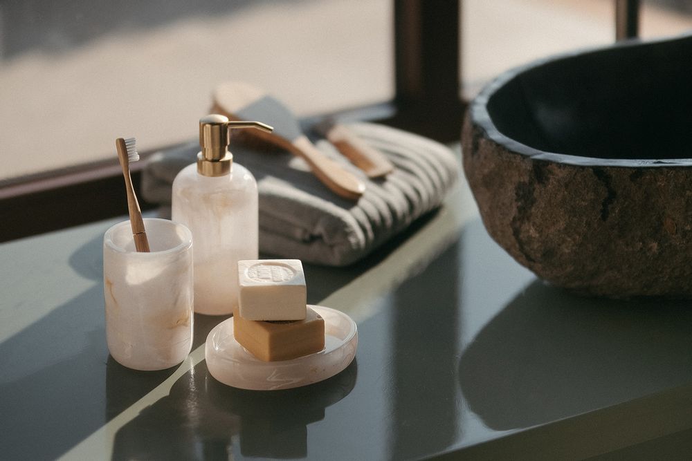 Installation accessories - POLYRESIN SOAP DISPENSER MOTHER-OF-PEARL EFFECT Ø8X18 BA22174 - ANDREA HOUSE