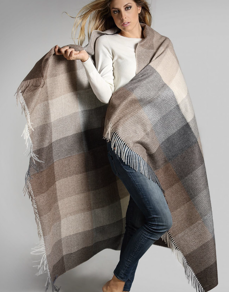 Scarves - 100% ALPACA THROW. BLANKET WITH A NEUTRAL DESIGN. Luxury and durability. Natural fibers - PUEBLO