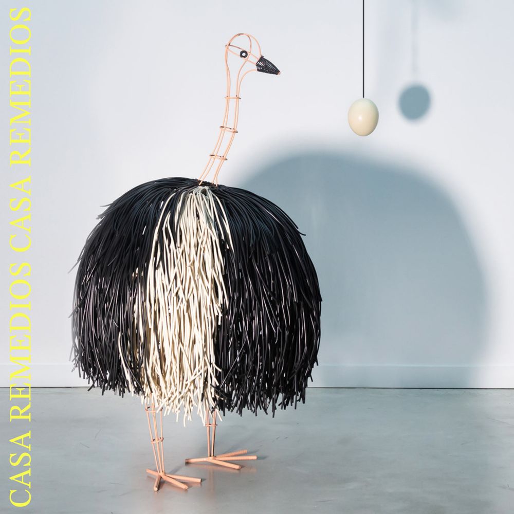 Lampes à poser - Ostrich Floor Lamp - CASA REMEDIOS BY MERCEDES SALAZAR + SERENA CANCELLIER