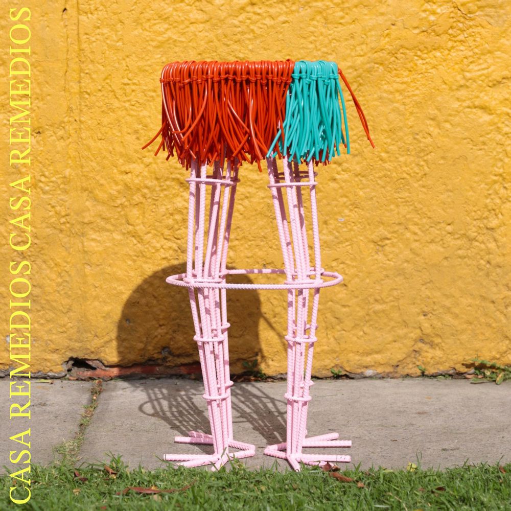 Tables basses - Ostrich tables and seats - CASA REMEDIOS BY MERCEDES SALAZAR + SERENA CANCELLIER