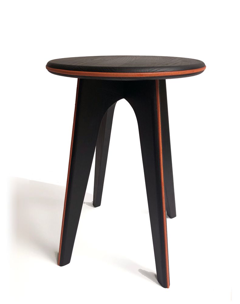 Assises pour bureau - Tabouret ou table d'appoint ASSY - Frêne lasuré noir et cuir orangé - MADEMOISELLE JO