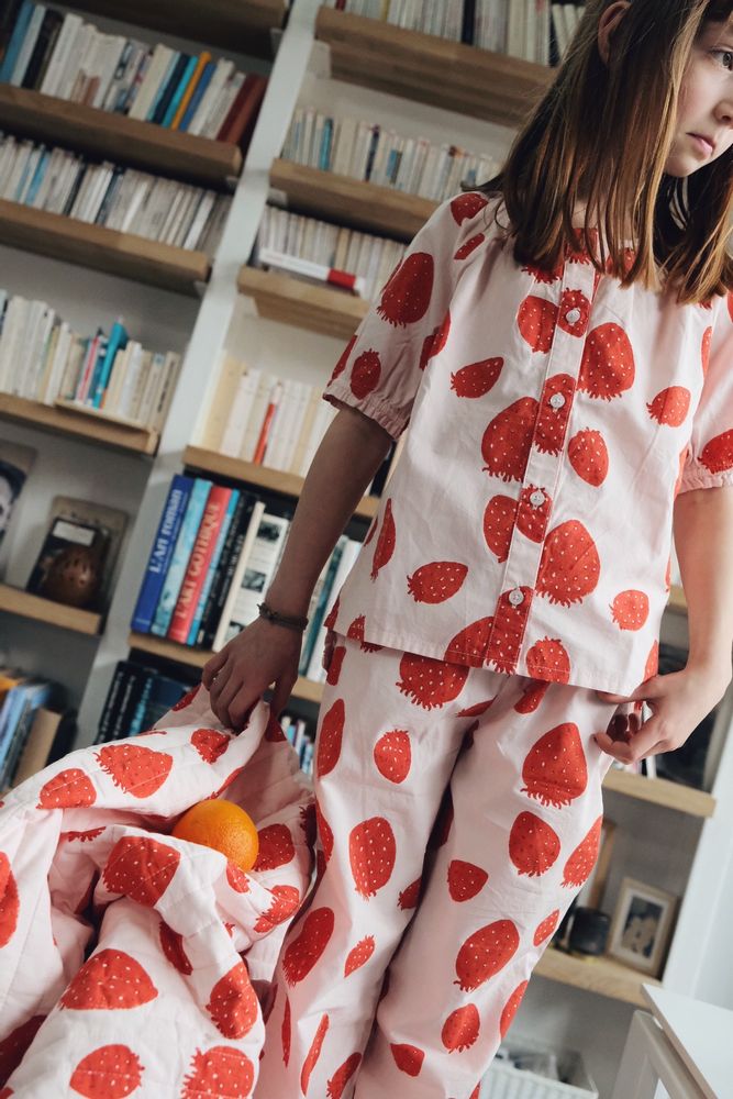 Homewear textile - Pyjama kids en coton bio - Pink strawberry - HOLI AND LOVE