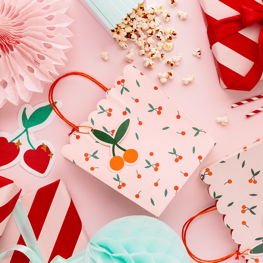 Objets de décoration - Mon Cherry: Chaussettes Cherry, Ballon en Mylar Cerises, Serviettes de table Cerisier, Sacs cadeaux Cerises, - PARTYDECO