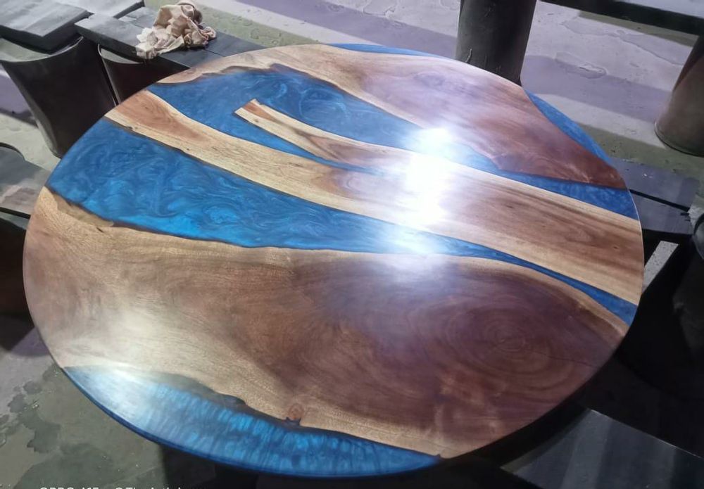 Decorative objects - Epoxy table. - LA SEVE DES BOIS