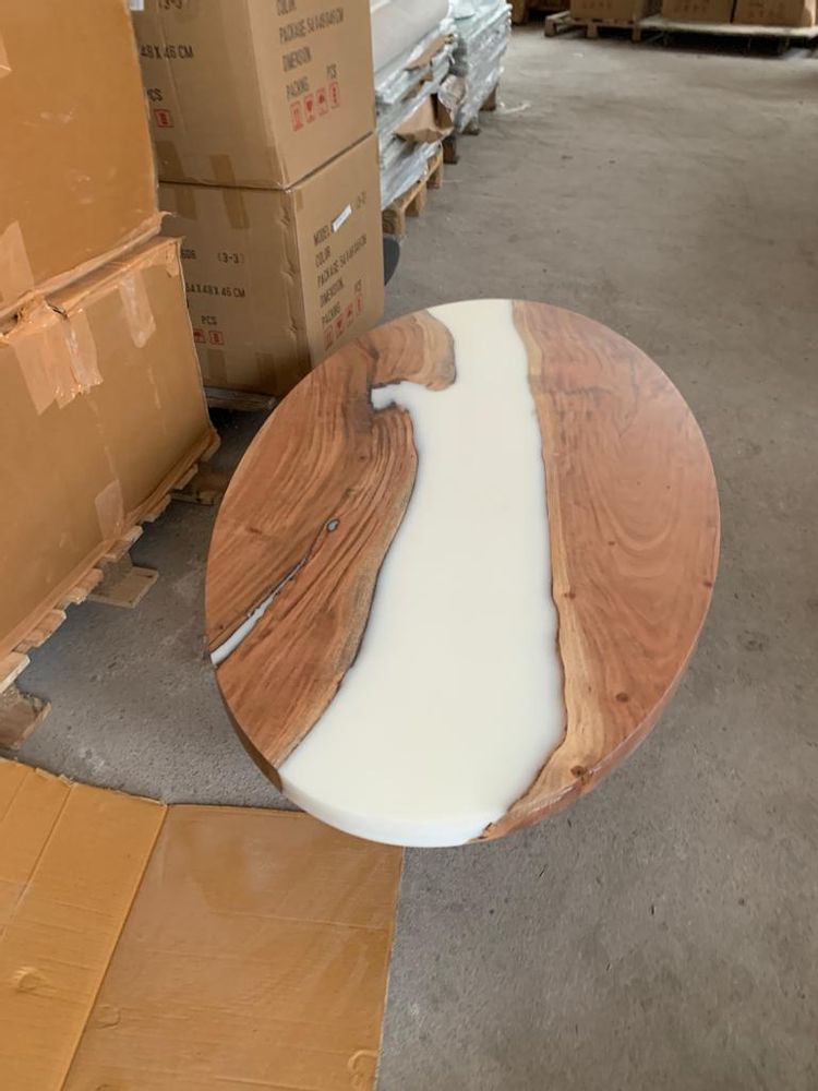 Decorative objects - Epoxy table. - LA SEVE DES BOIS