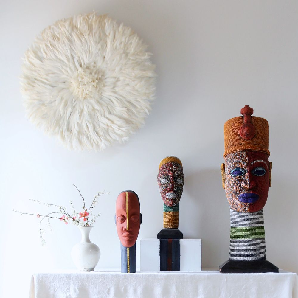 Pièces uniques - Tête Ifé Cameroun en bois recouvert de perles multicolores et tête Ifé peinte design Sunshine Neven du Mont - KRONBALI BY SOMA