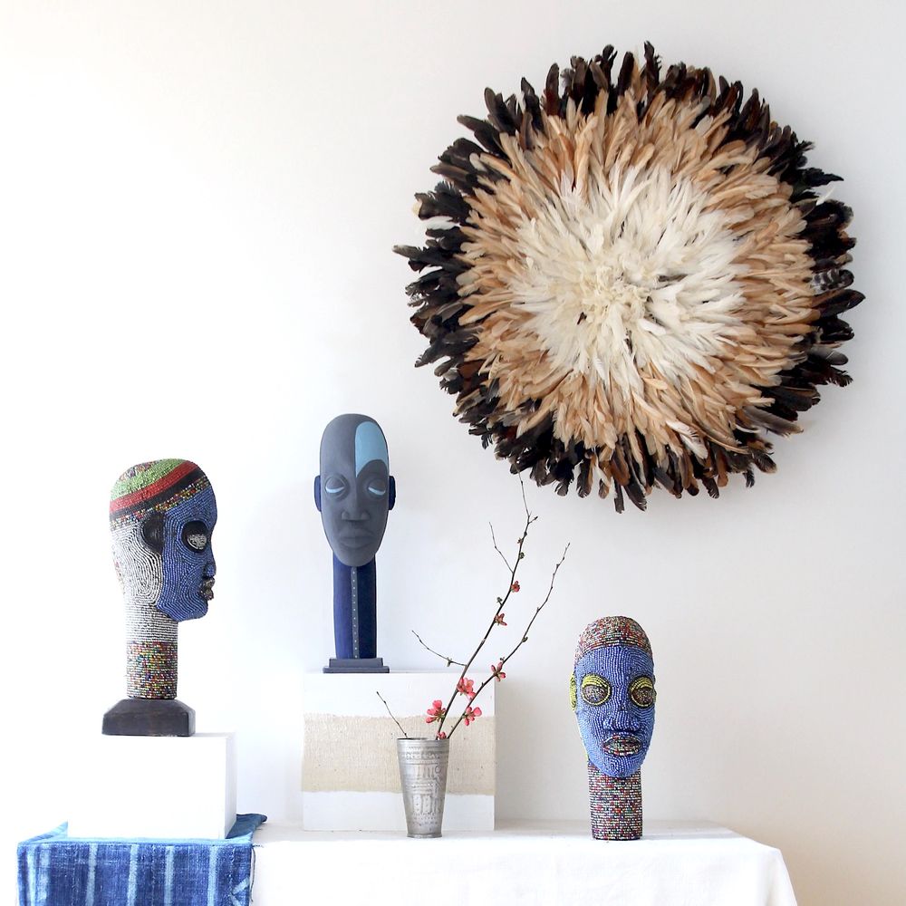 Pièces uniques - Tête Ifé Cameroun en bois recouvert de perles multicolores et tête Ifé peinte design Sunshine Neven du Mont - KRONBALI BY SOMA