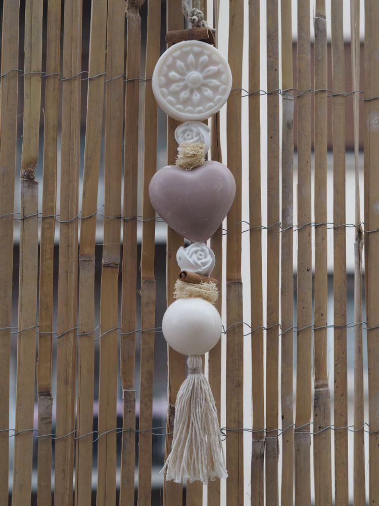 Objets de décoration - Tresse à savons décorative et parfumée Yasmine - NATURE A SUIVRE