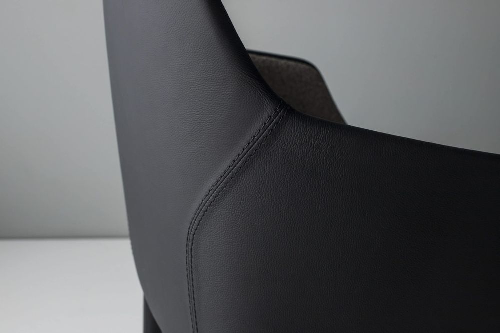 Chairs - BLOO Chair - metal+leather - DOIMO BRASIL