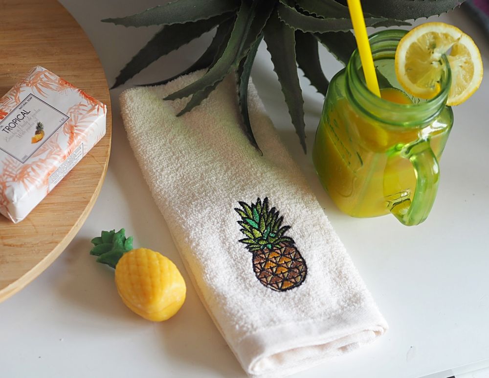 Bath towels - Customizable Pineapple Embroidered Hand Towel 30x50cm - NATURE A SUIVRE