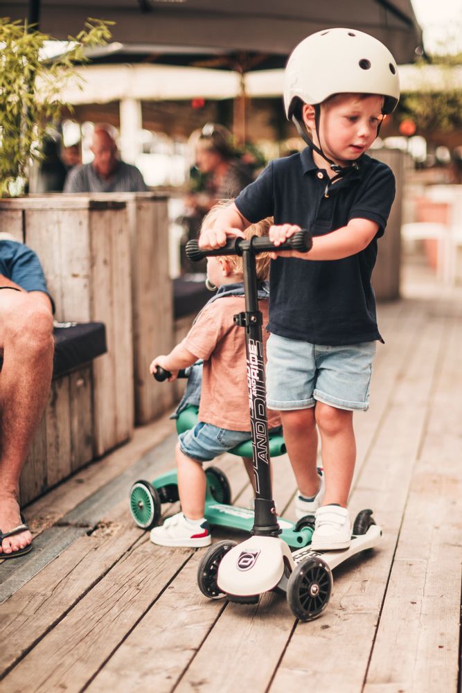 Children's games - Children's Foldable Scooter with LED and Matching Helmet - SCOOT AND RIDE