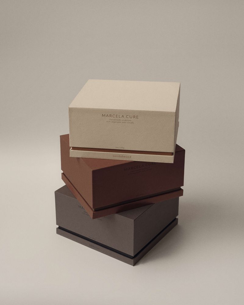 Sculptures, statuettes et miniatures - Sculpture en bois de santal avec bougie par Marcela Cure - MARCELA CURE