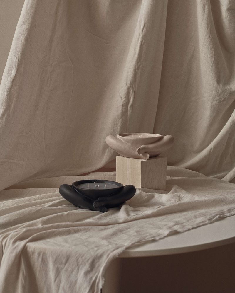 Sculptures, statuettes et miniatures - Sculpture en bois de santal avec bougie par Marcela Cure - MARCELA CURE