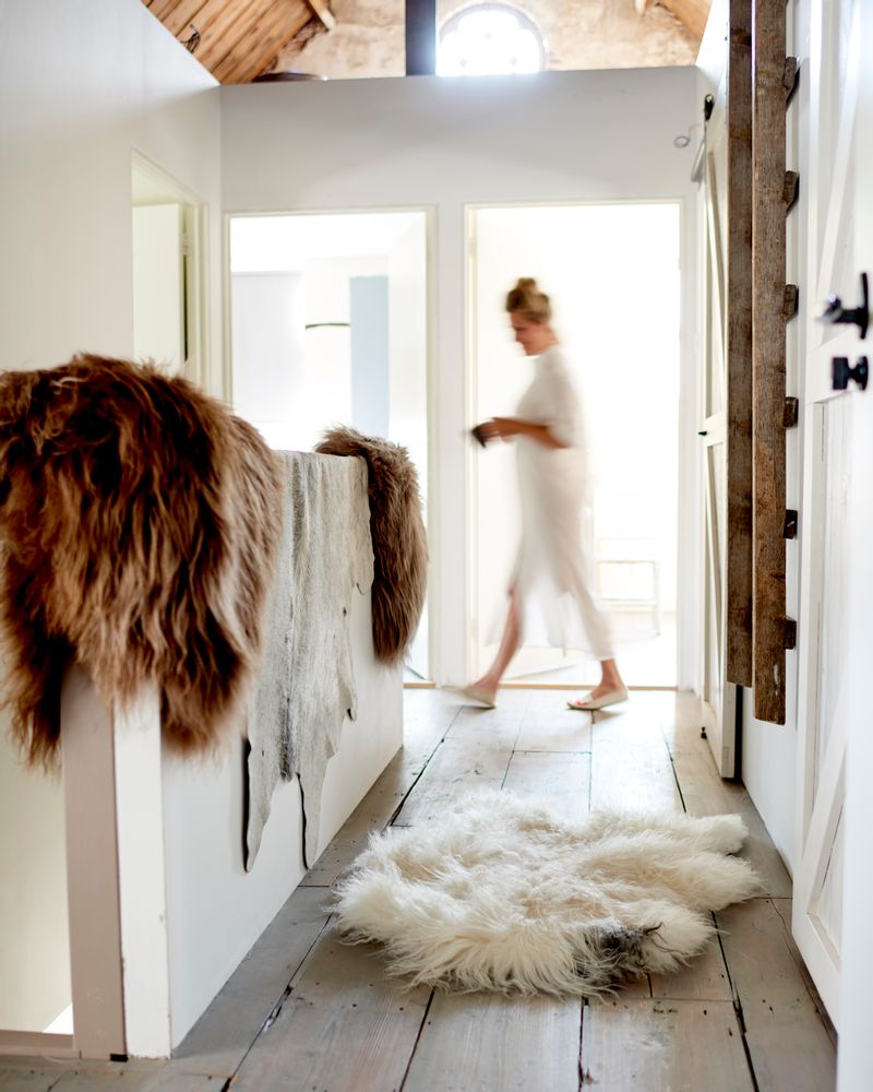Contemporary carpets - DYRESKINN® Icelandic Sheepskin 90-100cm - DYRESKINN