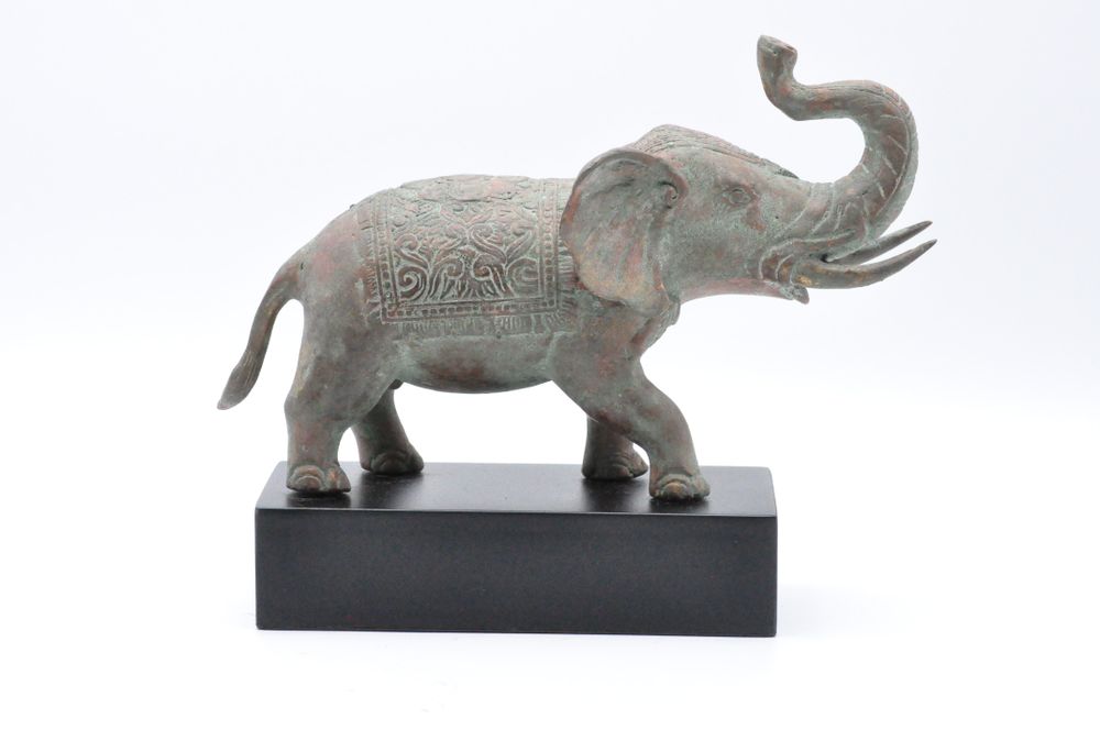 Objets de décoration - Article en bronze oxydé - HINDUSTAN HOUSE