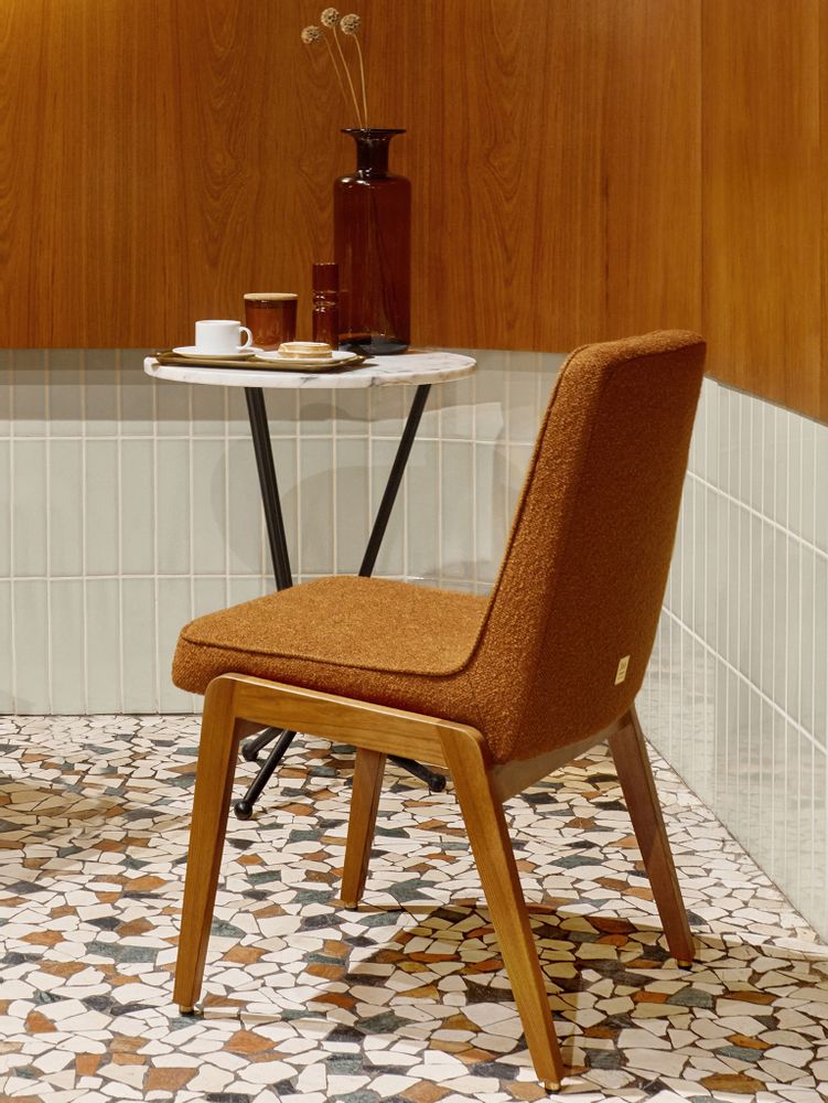 Chairs - 200-125 VAR Chair - 366 CONCEPT