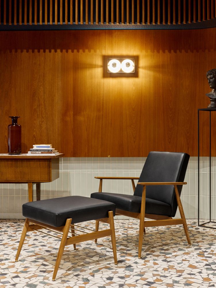 Footrests - Fox Footrest - 366 CONCEPT